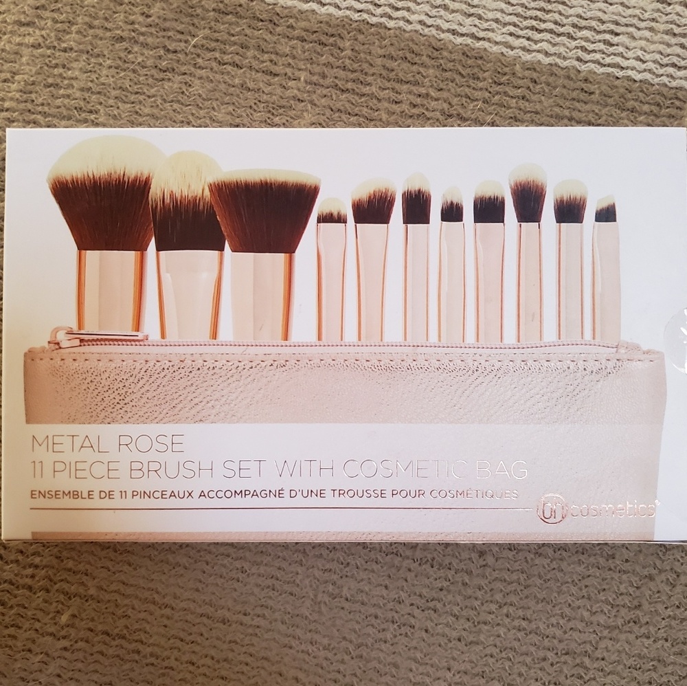 BH Cosmetics Metal Rose Brush Set